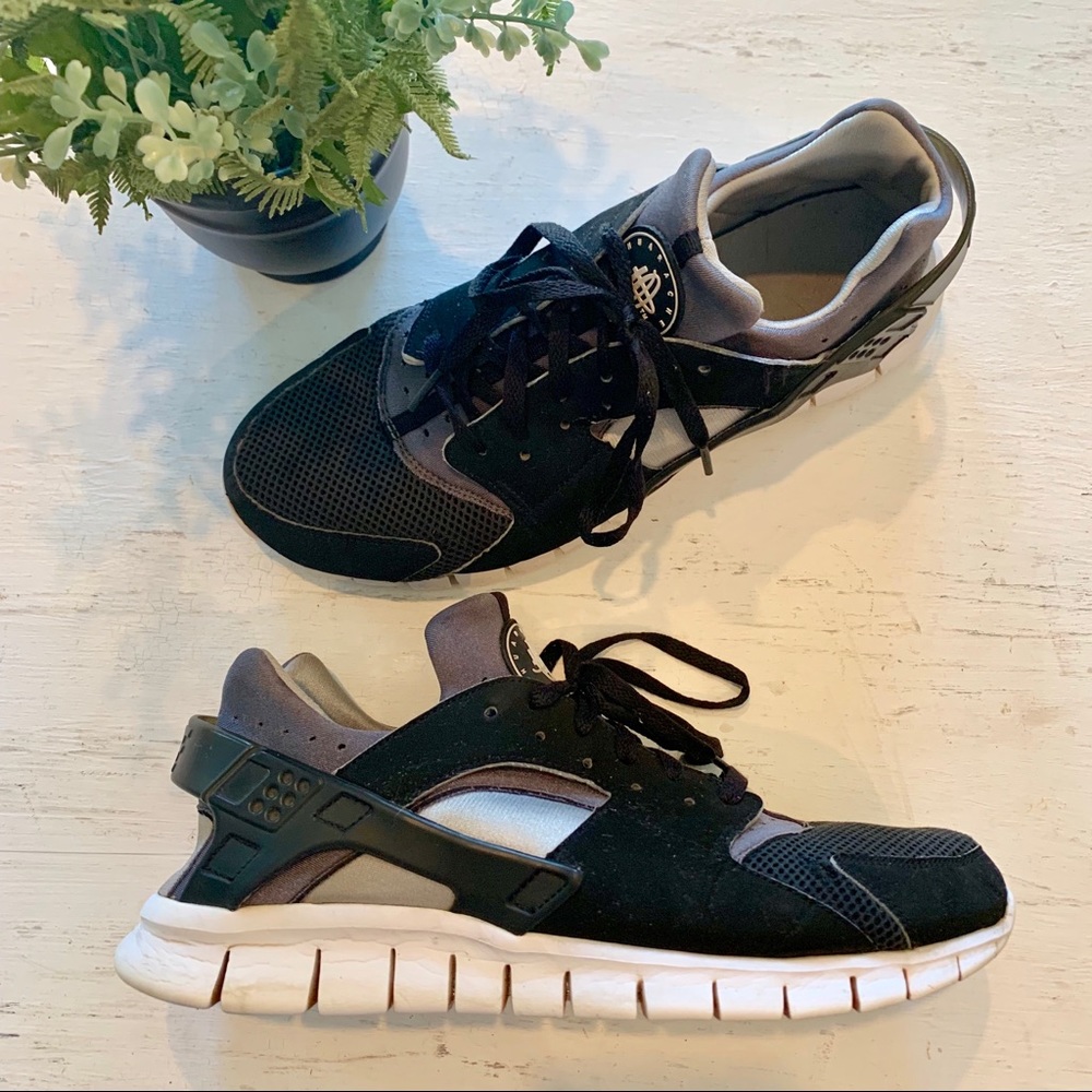 NIKE -HUARACHE Sneakers